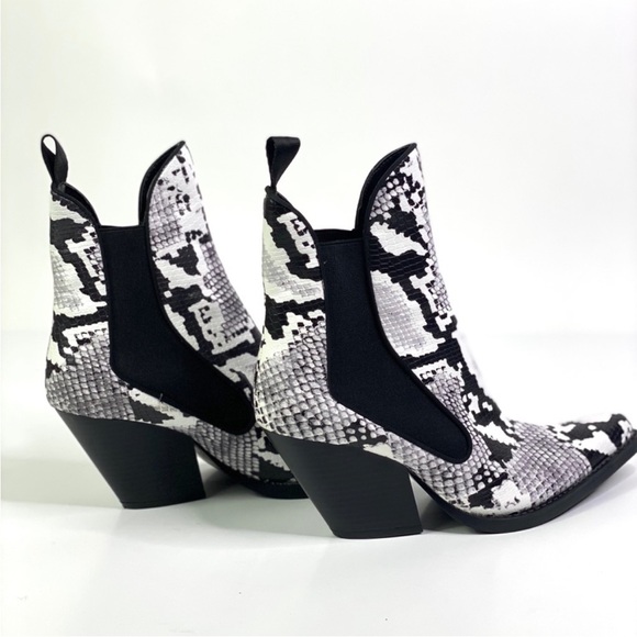 ✨ZARA✨Snake Print Pointed Boots - Picture 9 of 11